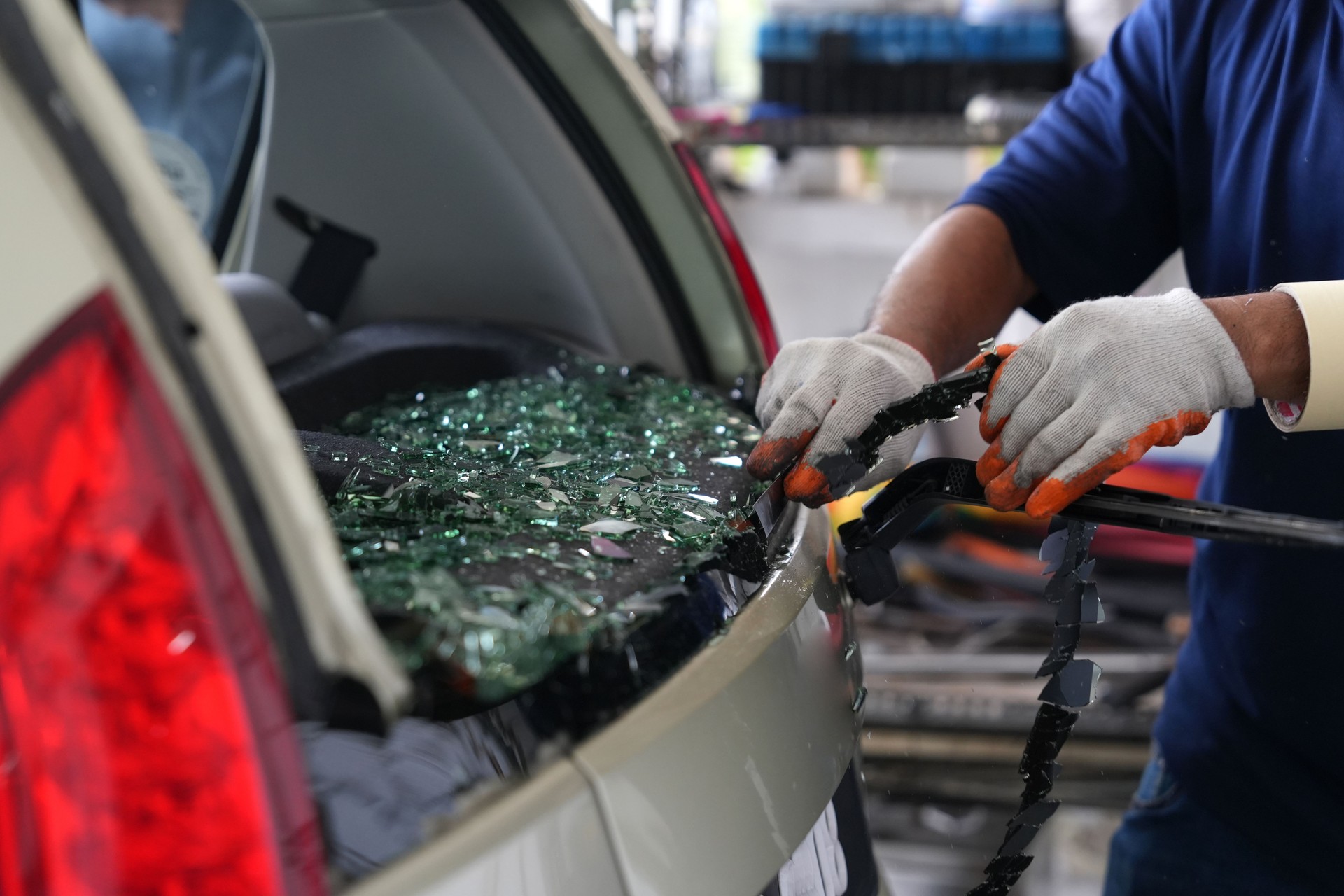 Remplacement du pare-brise dans le garage